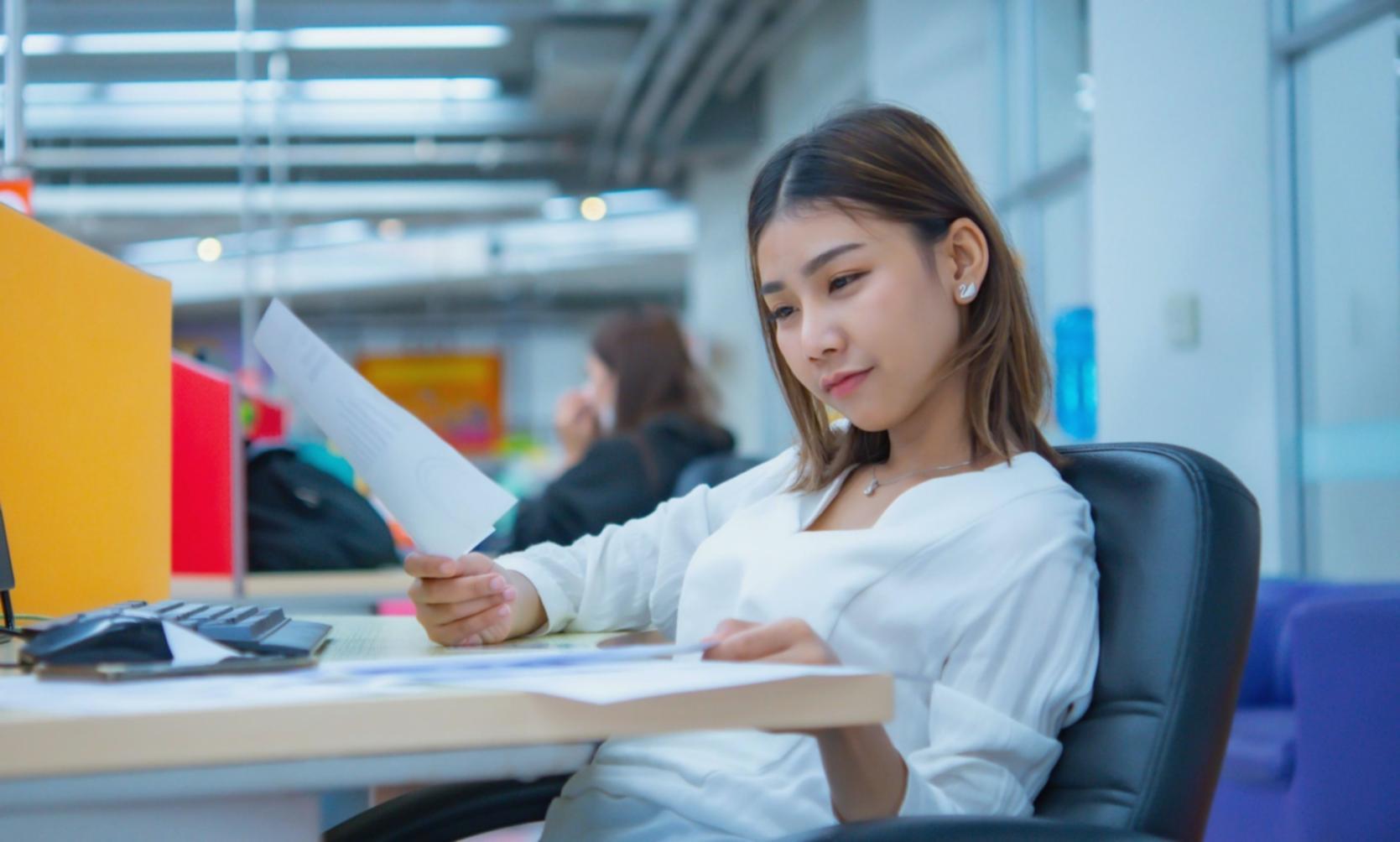 Équipe en session de travail collaboratif